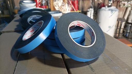 عکس آقای چسب شعبه مرکزی