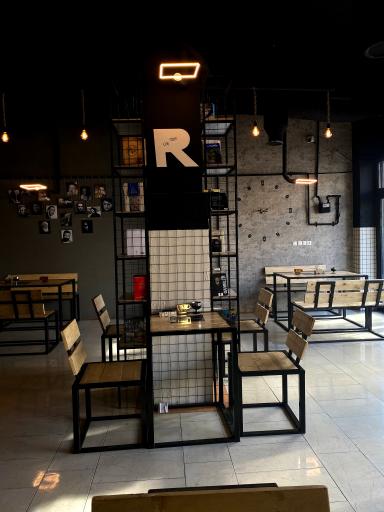 عکس کافه رُمان