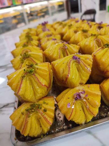 عکس قنادی گاندی