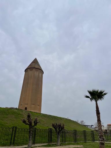 عکس برج قابوس ابن وشمگیر (میل گنبد کاووس)