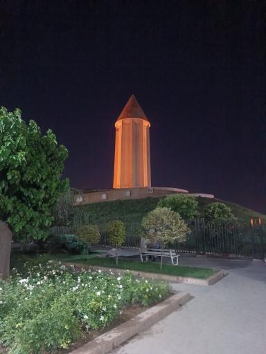 عکس برج قابوس ابن وشمگیر (میل گنبد کاووس)