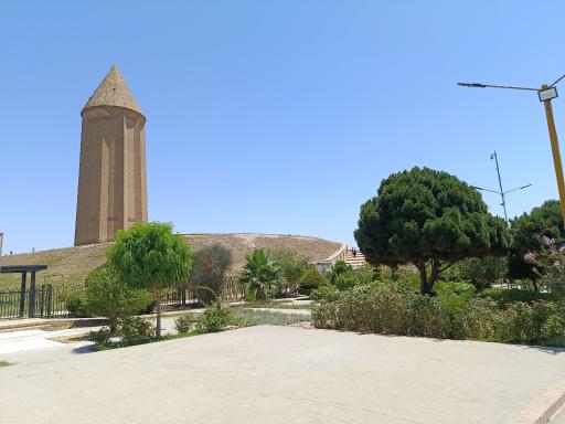 عکس برج قابوس ابن وشمگیر (میل گنبد کاووس)