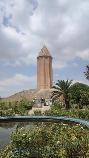 عکس برج قابوس ابن وشمگیر (میل گنبد کاووس)