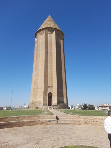عکس برج قابوس ابن وشمگیر (میل گنبد کاووس)