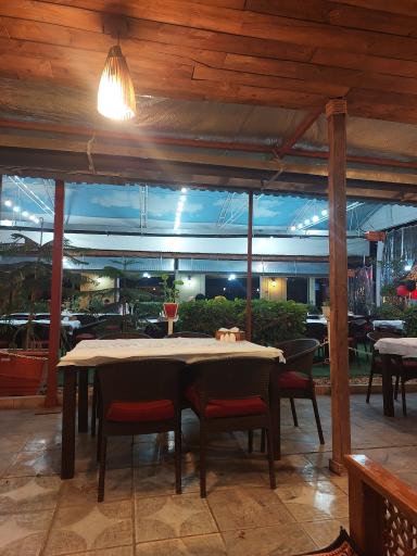 عکس رستوران شهر باران