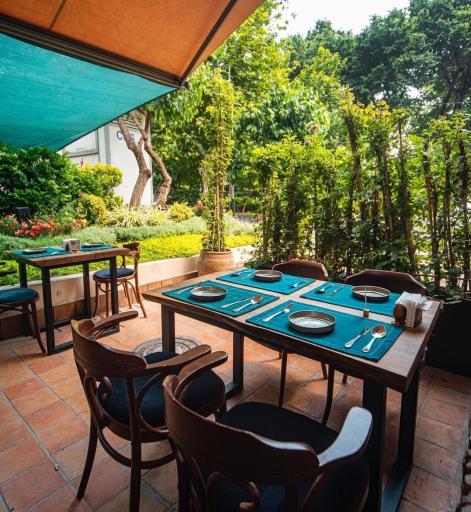 عکس رستوران مس توران