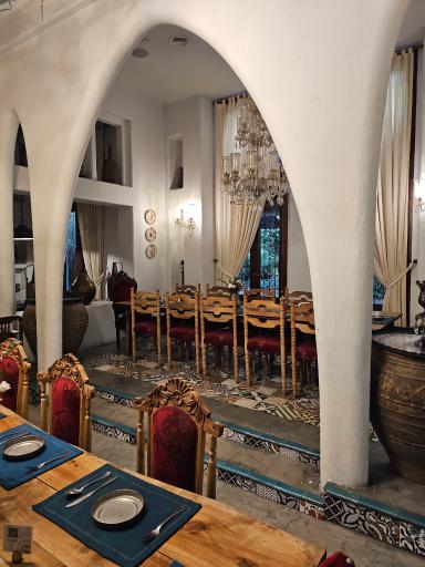 عکس رستوران مس توران