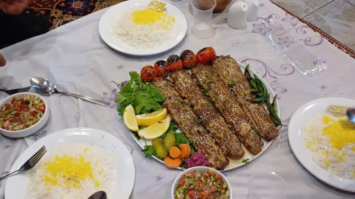 عکس رستوران شهر باران
