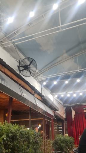 عکس رستوران شهر باران