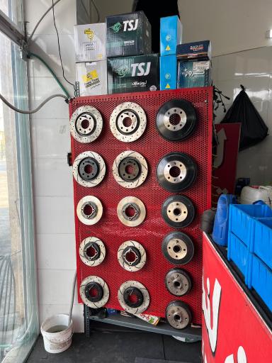 عکس خدمات ترمز لنت لند