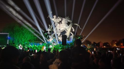 عکس مجسمه نبرد رستم