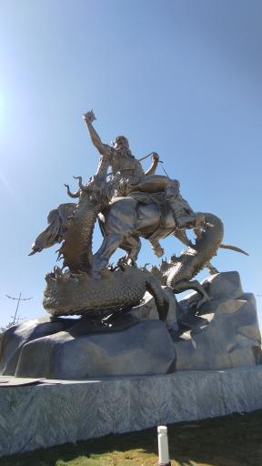 عکس مجسمه نبرد رستم