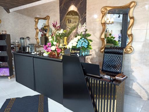 عکس کافه قنادی بزرگ وافل