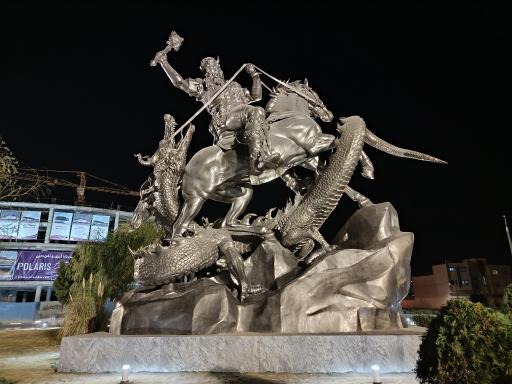 عکس مجسمه نبرد رستم