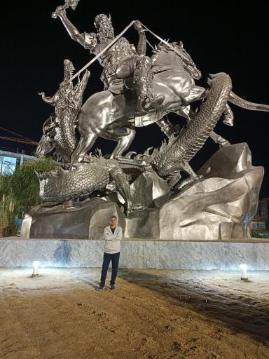 عکس مجسمه نبرد رستم