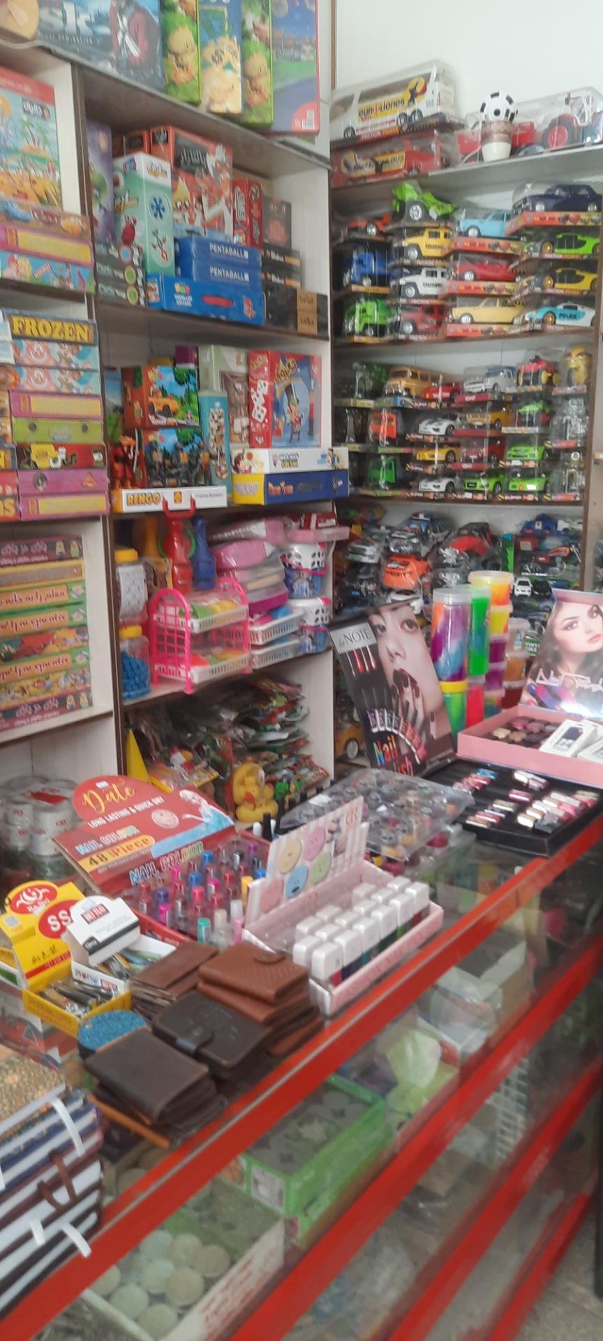 عکس فروشگاه تحریر اسباب بازی خوری