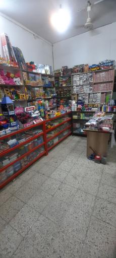 عکس فروشگاه تحریر اسباب بازی خوری