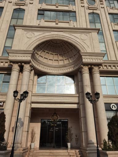 عکس دفتر وکالت دکتر محمدحسین مومن