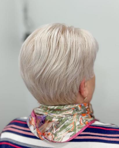 عکس سالن زیبایی یاس سفید 