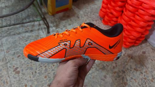 عکس تولید و پخش کفش ورزشی تاج