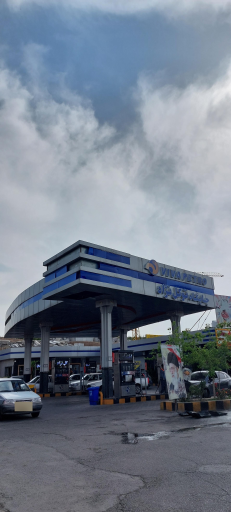 عکس پمپ بنزین توکل‌نژاد