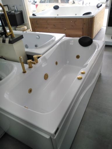 عکس نمایندگی وان جکوزی حمام