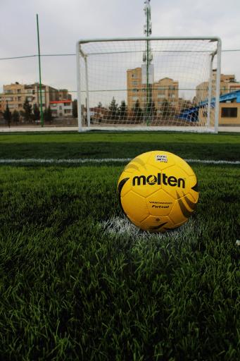 عکس زمین فوتبال چمن مصنوعی