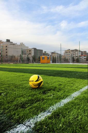 عکس زمین فوتبال چمن مصنوعی
