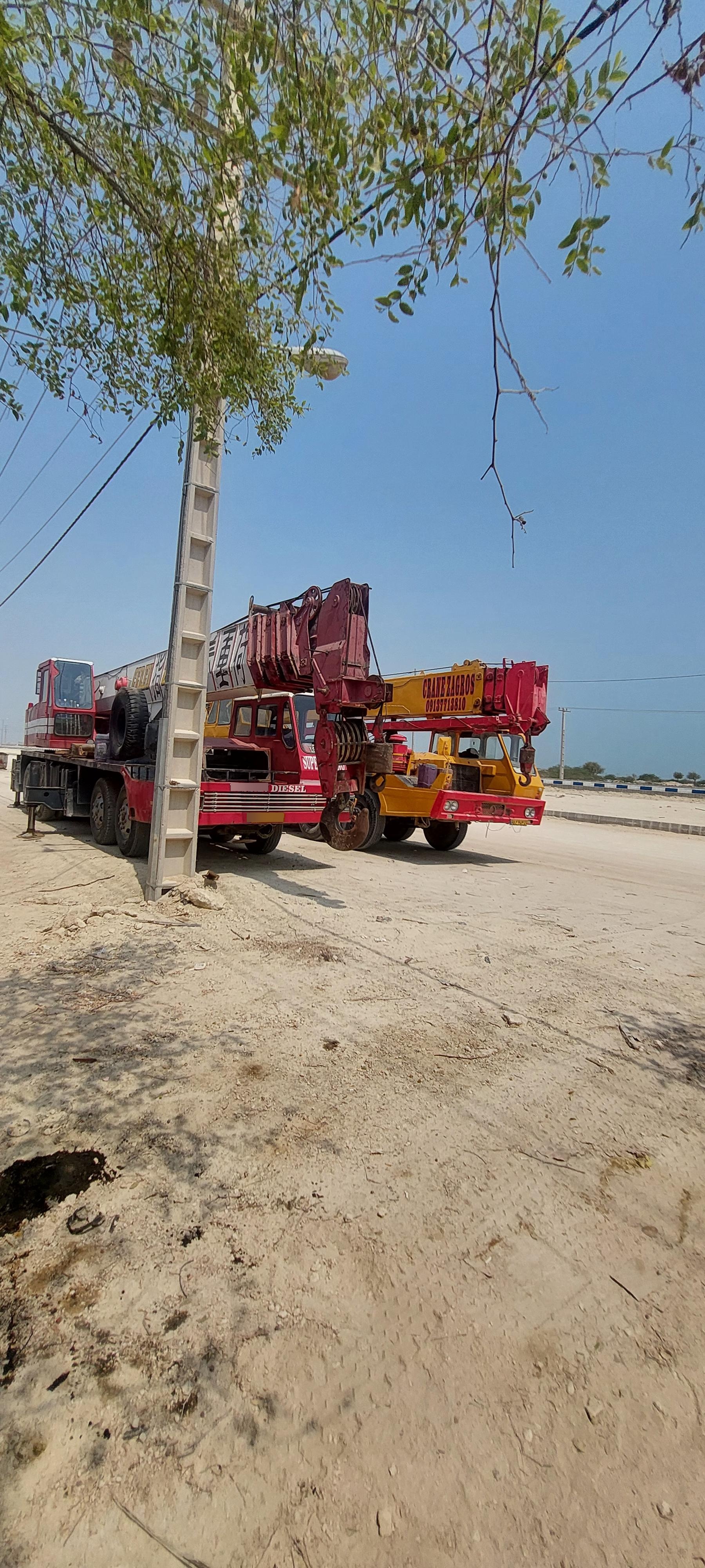 عکس جرثقیل حسینی زاگرس