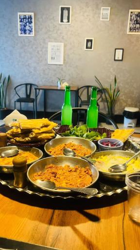 عکس کافه صبحانه اورانوس