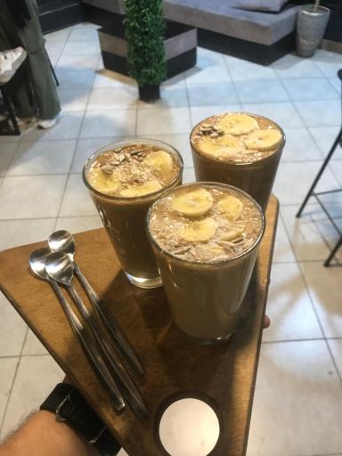 عکس کافه صبحانه اورانوس