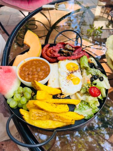 عکس رستوران باغبان