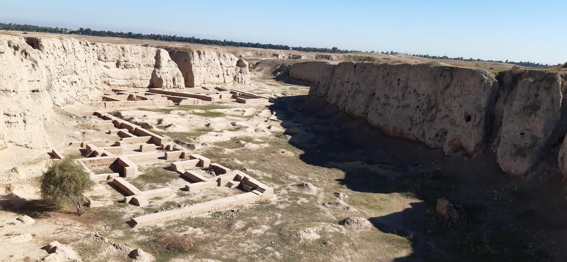 عکس کاخ آپادانای شوش