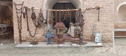 عکس کاخ آپادانای شوش