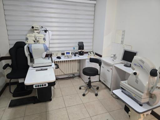 عکس اپتومتری و عینک رتینا