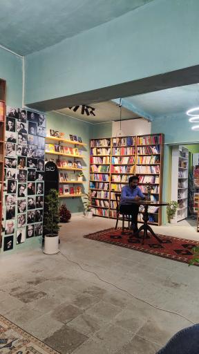 عکس کافه کتاب نیک