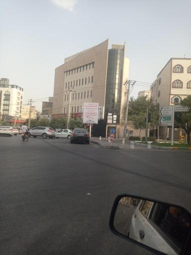 عکس افق کوروش شعبه میدان هاشمیه