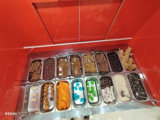 عکس سلف بستنی لبخند