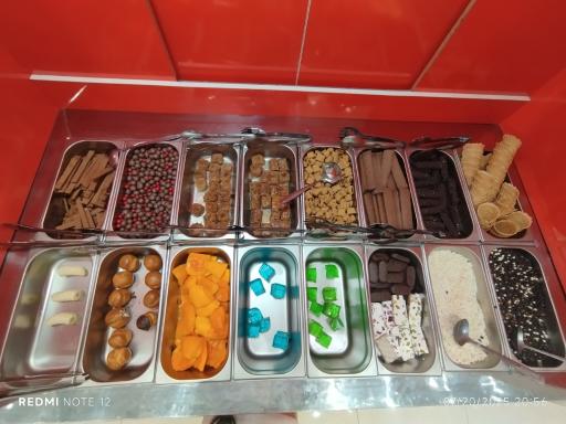 عکس سلف بستنی لبخند