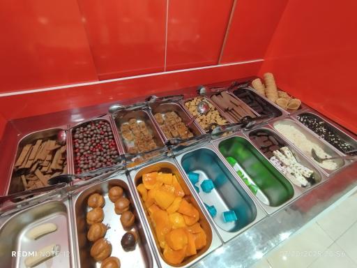 عکس سلف بستنی لبخند