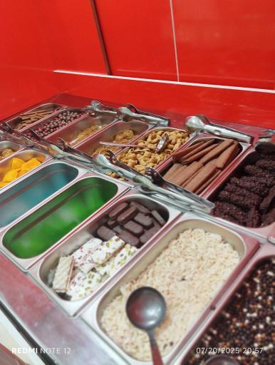 عکس سلف بستنی لبخند