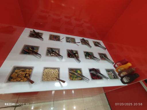 عکس سلف بستنی لبخند