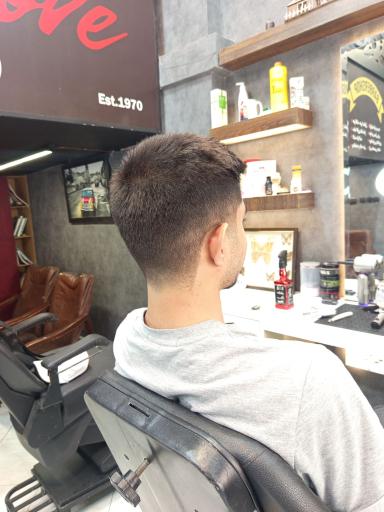 عکس آرایشگاه مردانه آزادی