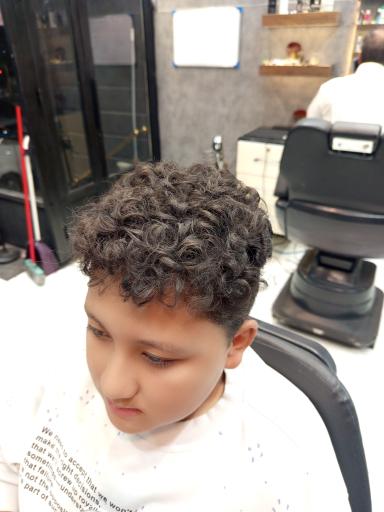 عکس آرایشگاه مردانه آزادی