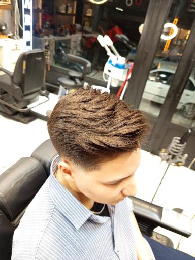عکس آرایشگاه مردانه آزادی