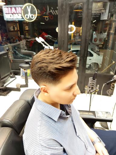 عکس آرایشگاه مردانه آزادی