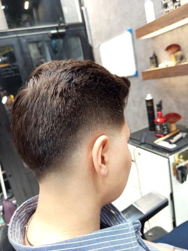 عکس آرایشگاه مردانه آزادی