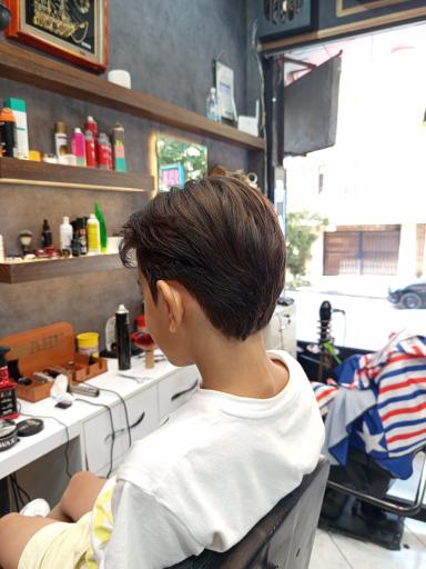 عکس آرایشگاه مردانه آزادی
