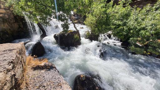 عکس چشمه سرداب رستم آباد