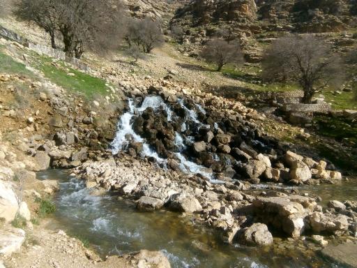 عکس چشمه سرداب رستم آباد
